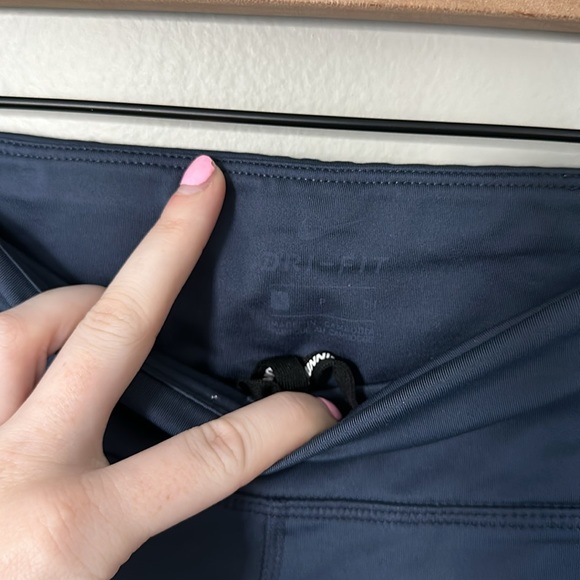 Nike Cropped Leggings - Picture 5 of 9